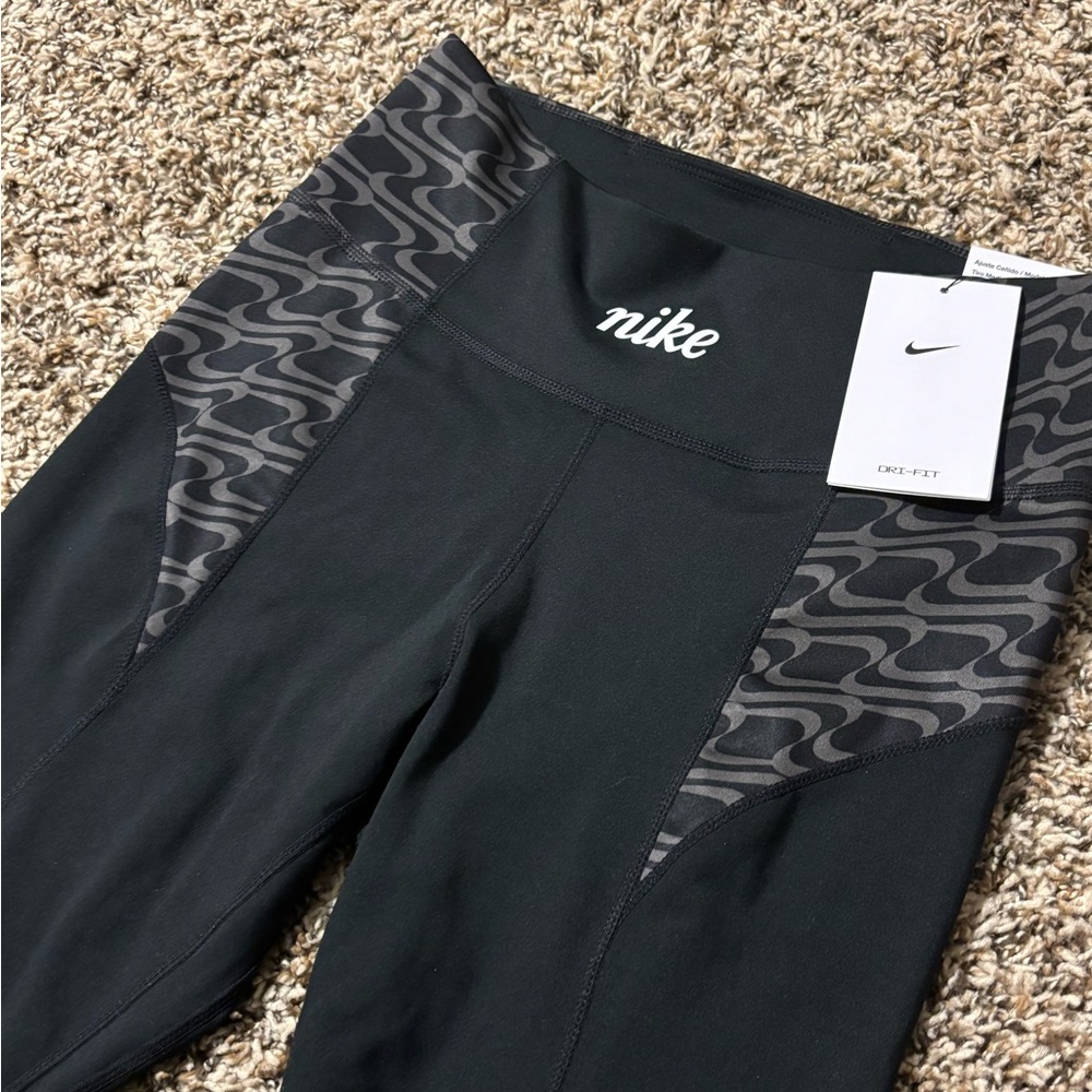 Nike Women’s Black Leggings Size Small